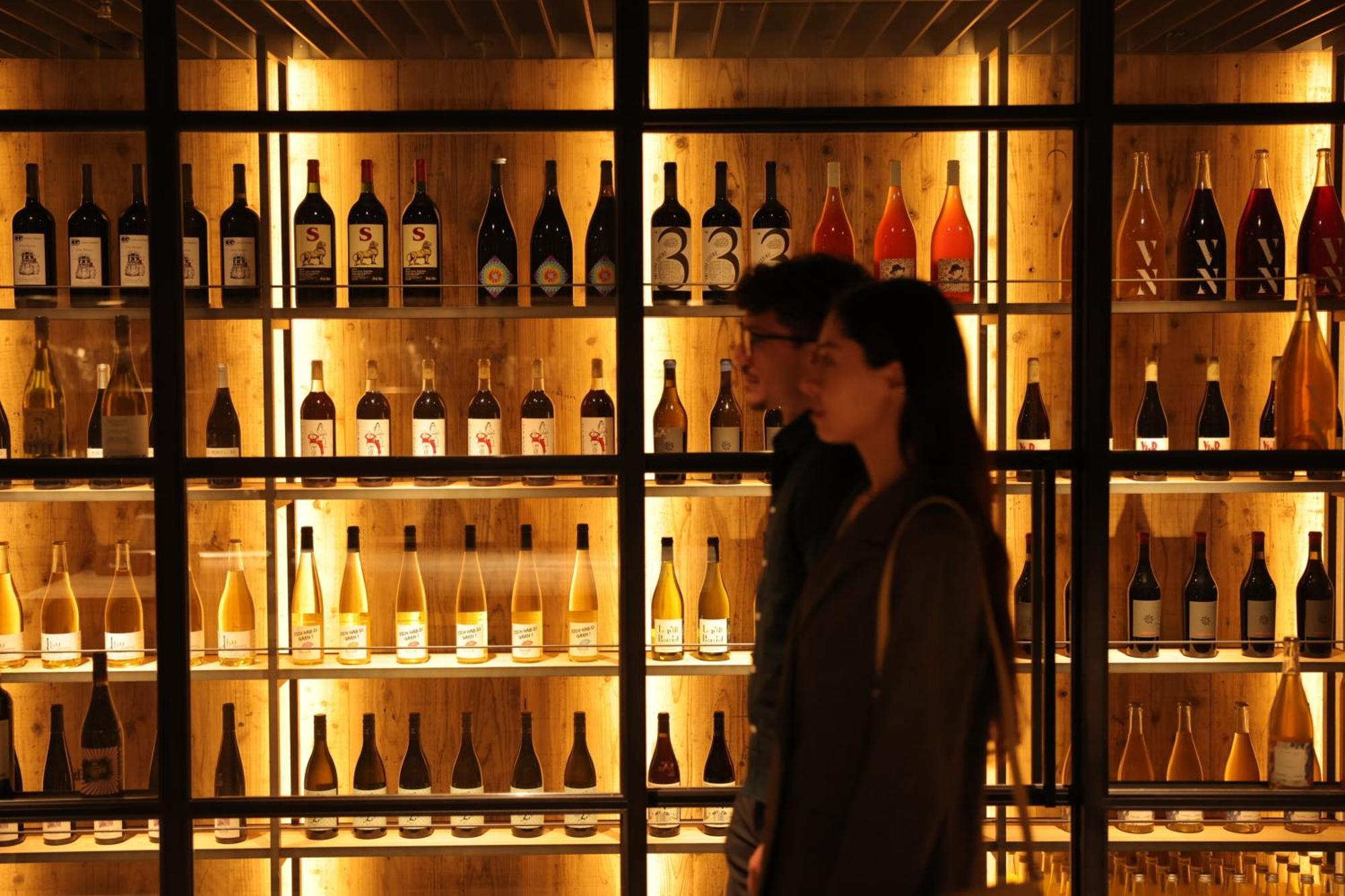 Nohga Hotel Kiyomizu Kjóto Exteriér fotografie Wine bottles in a wine shop
